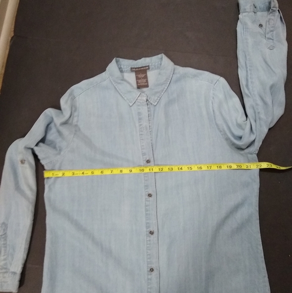CHELSEA & THEODORE Tencel light blue wash button up shirt, L - Picture 7 of 8